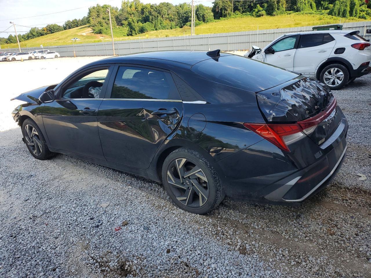 2025 Hyundai Elantra Sel - Image 2