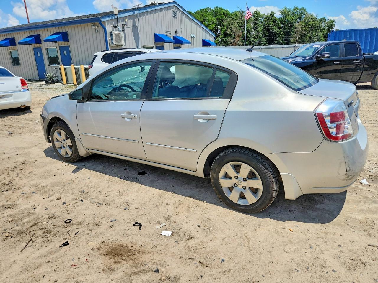 2009 Nissan Sentra 2.0 - Фото 2