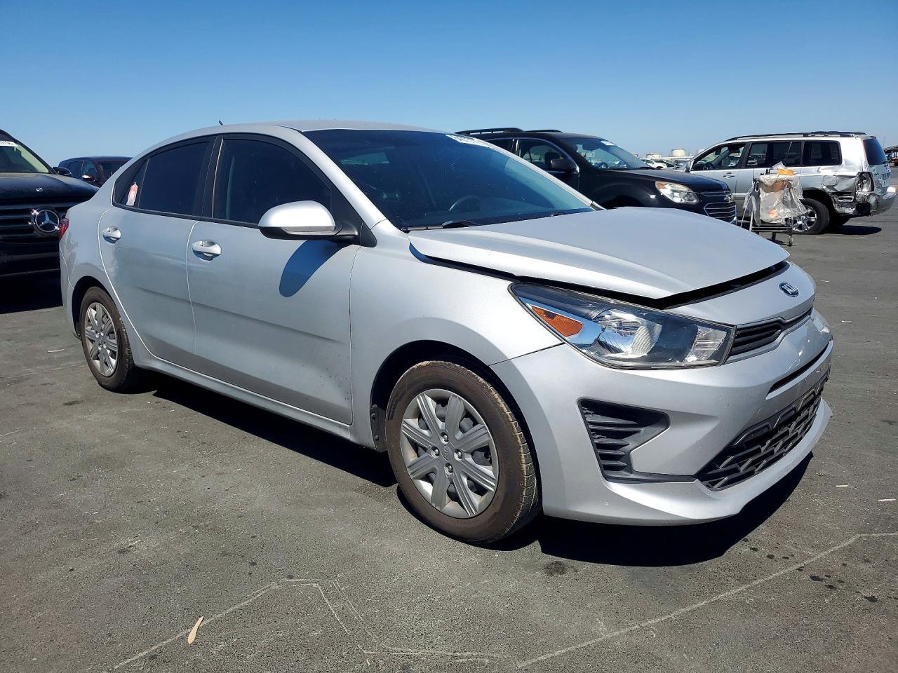 2021 Kia Rio S - Фото 4