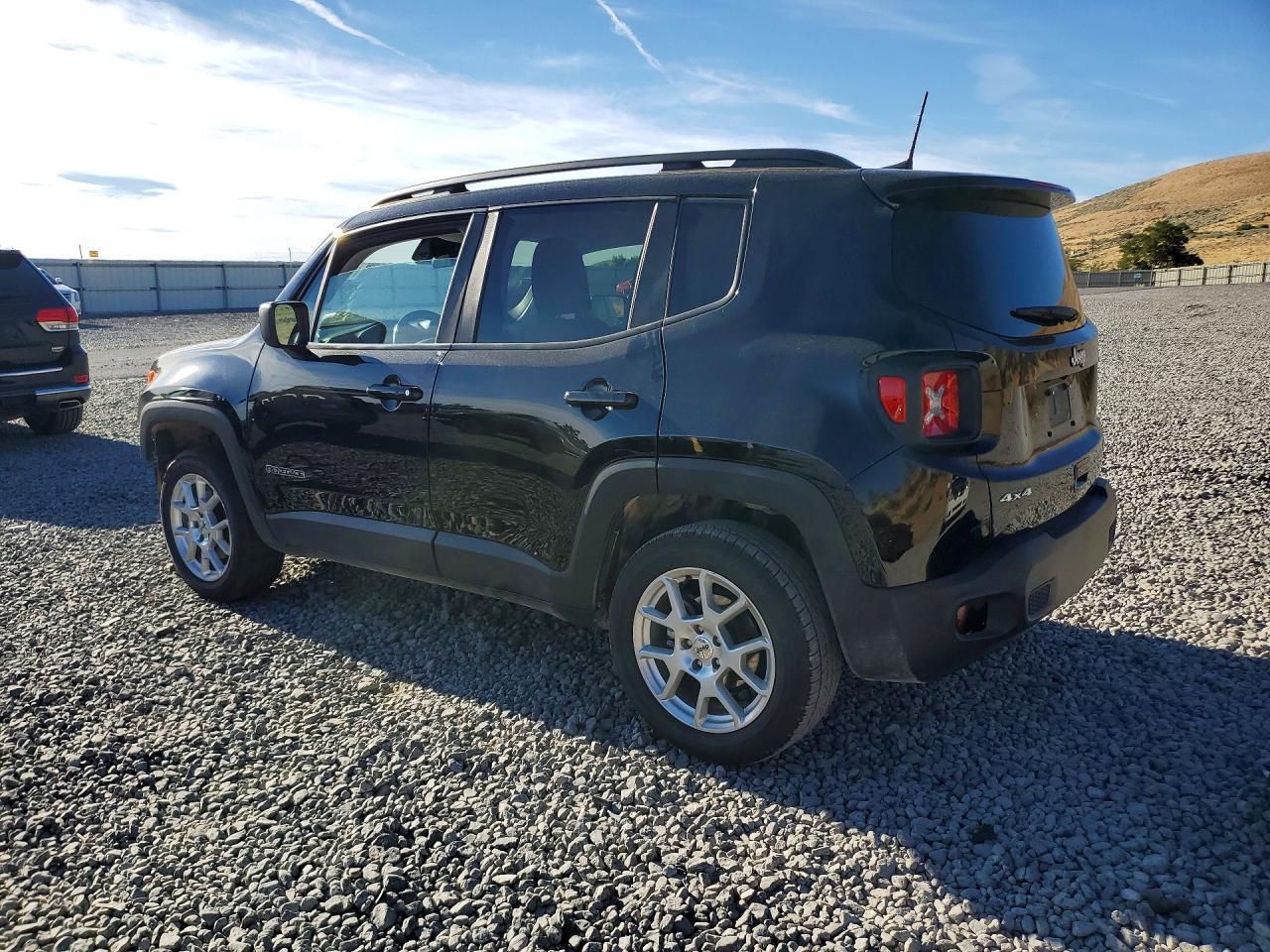 2022 Jeep Renegade Latitude - Фото 2