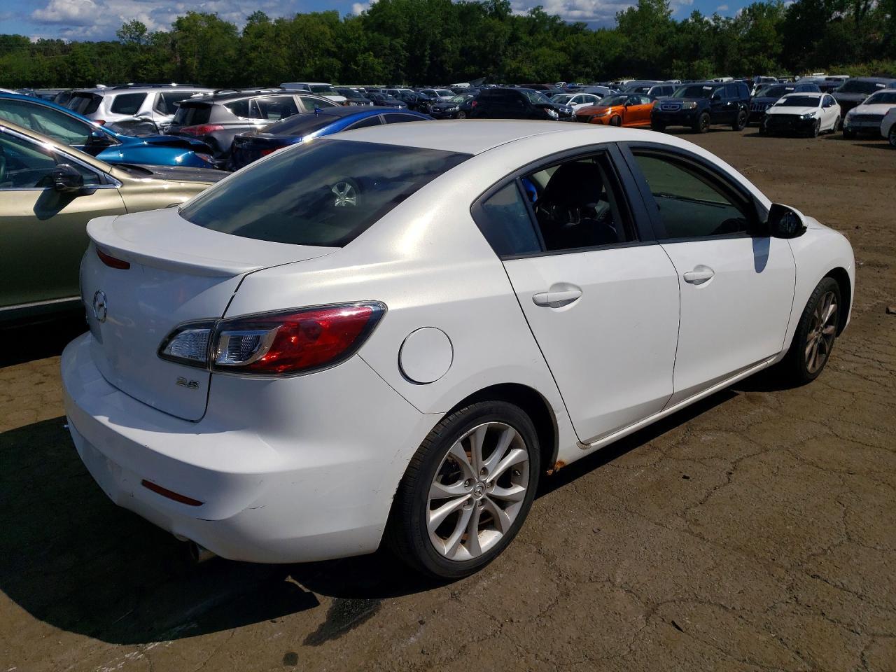 2010 Mazda Mazda 3 - Image 3