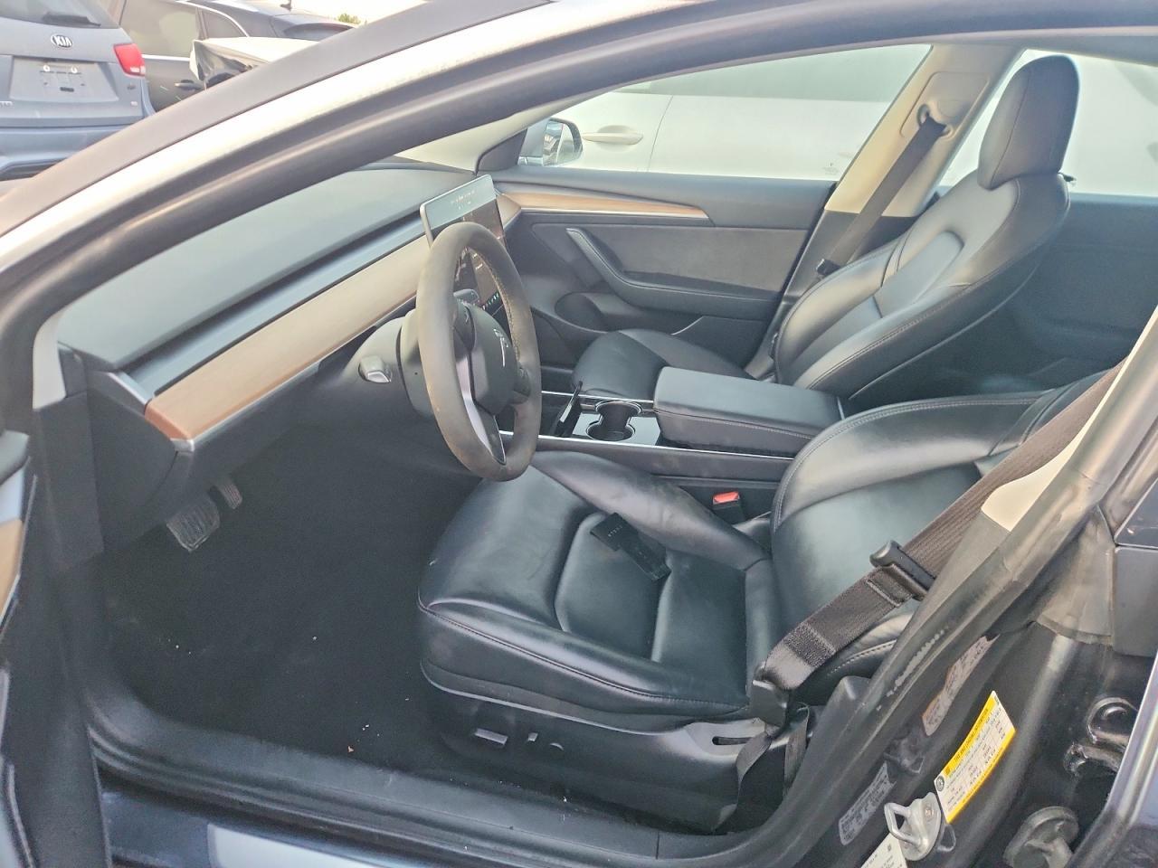 2020 Tesla Model 3 - Фото 7