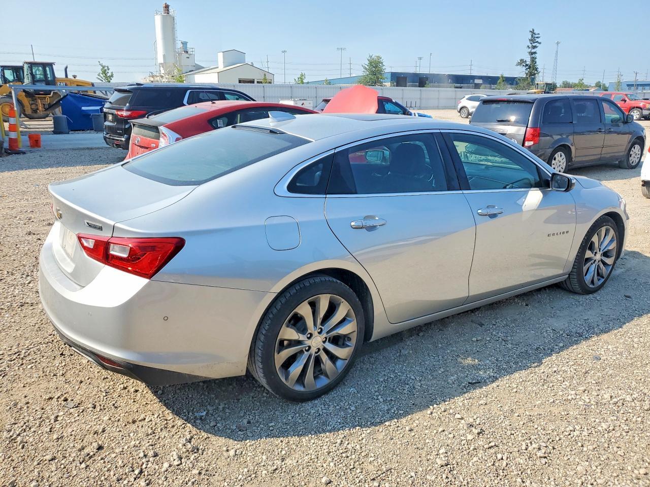 2016 Chevrolet Malibu Premier - Image 3