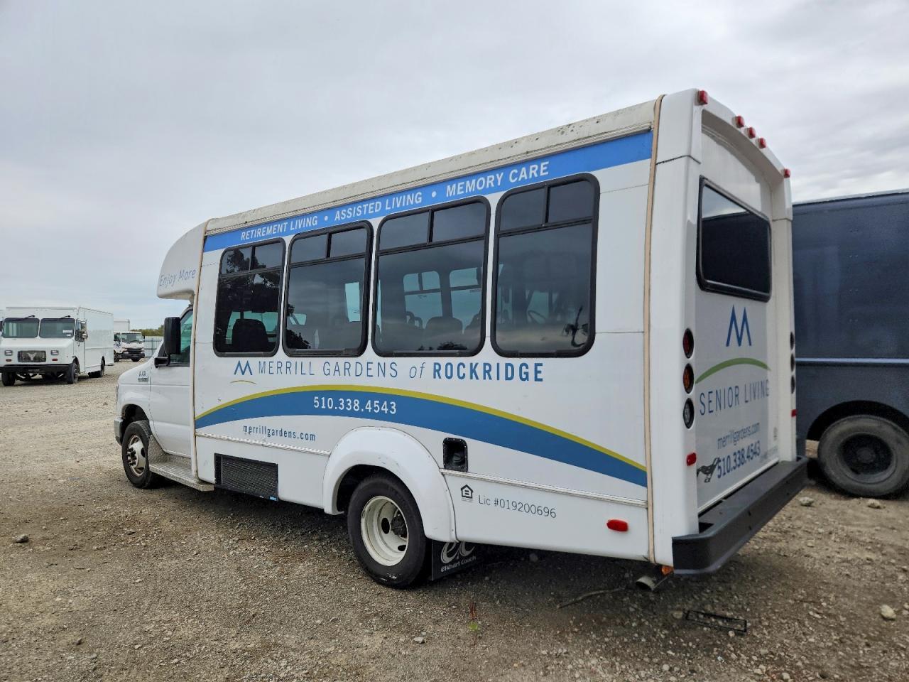 2017 Ford E350 Shuttle Bus - Фото 3