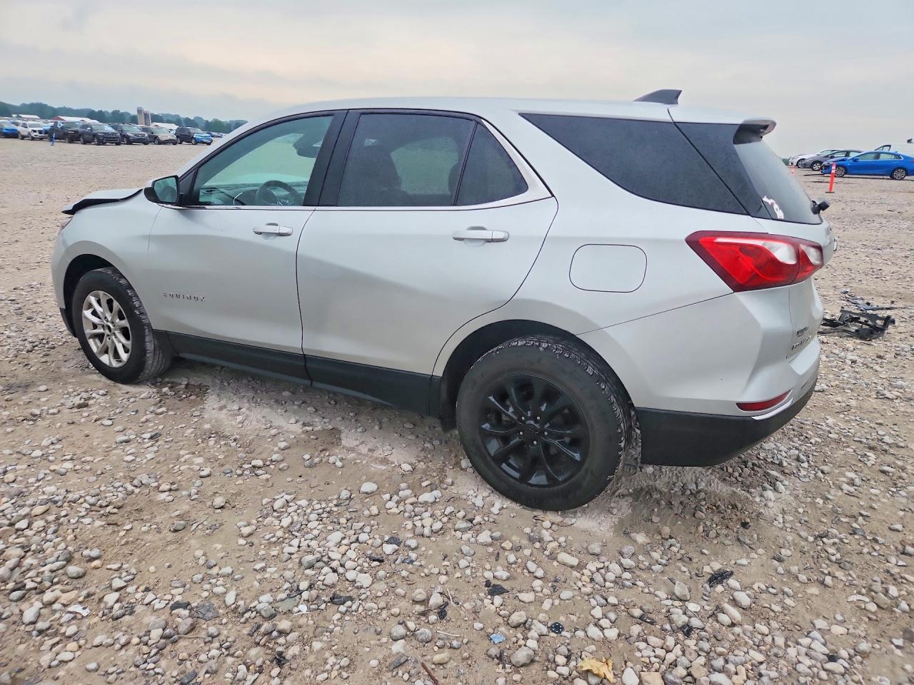 2020 Chevrolet Equinox Lt - Image 2