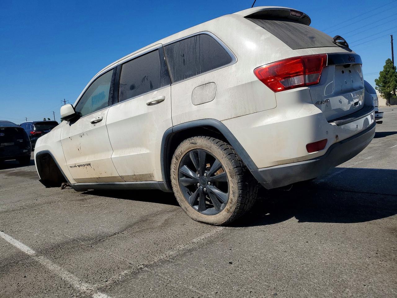 2012 Jeep Grand Cherokee Laredo - Фото 2