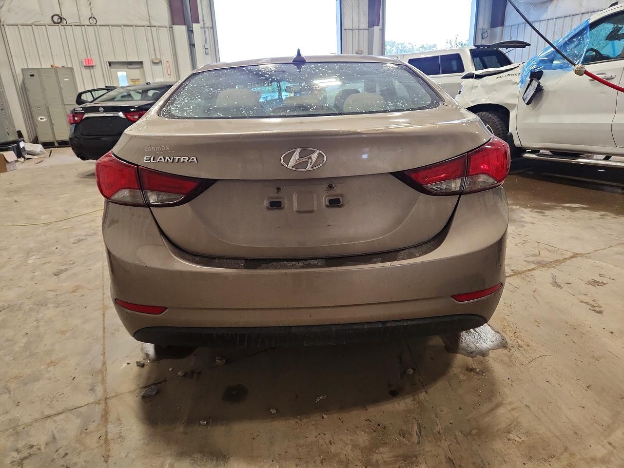 2016 Hyundai Elantra Se - Фото 6