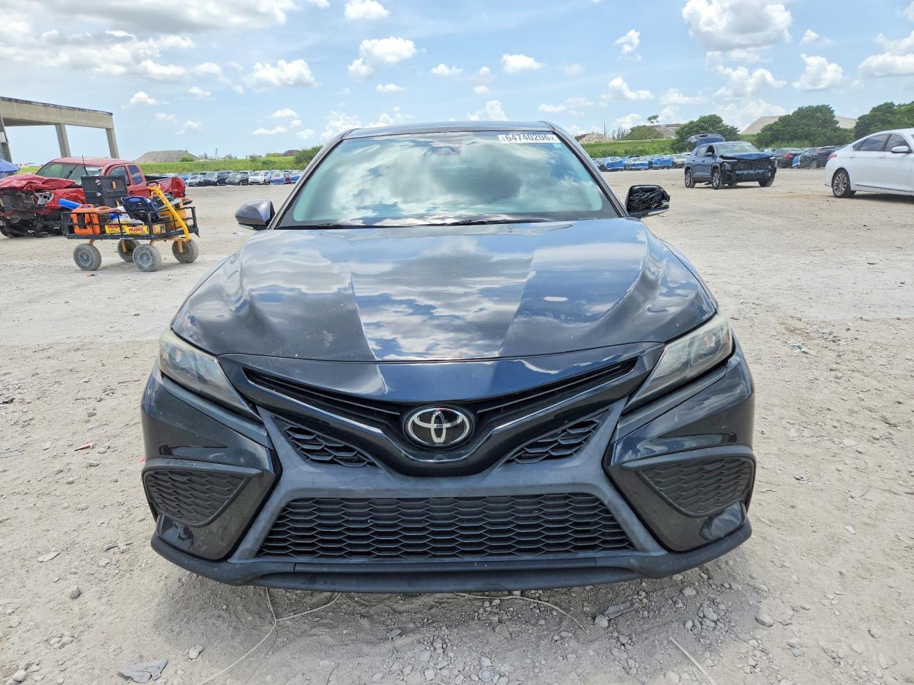 2023 Toyota Camry Se - Image 5