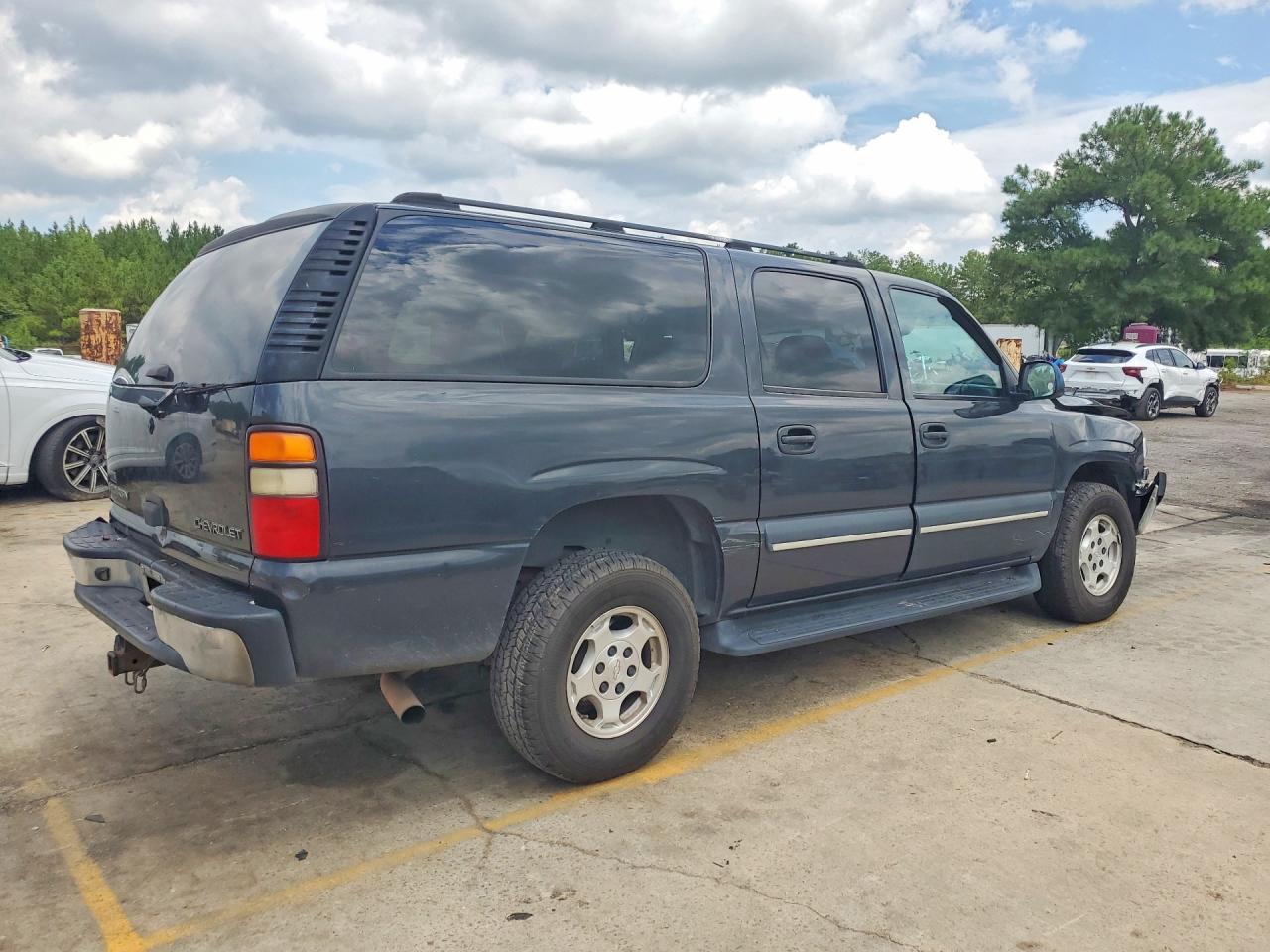 2004 Chevrolet Suburban C1500 - Фото 3