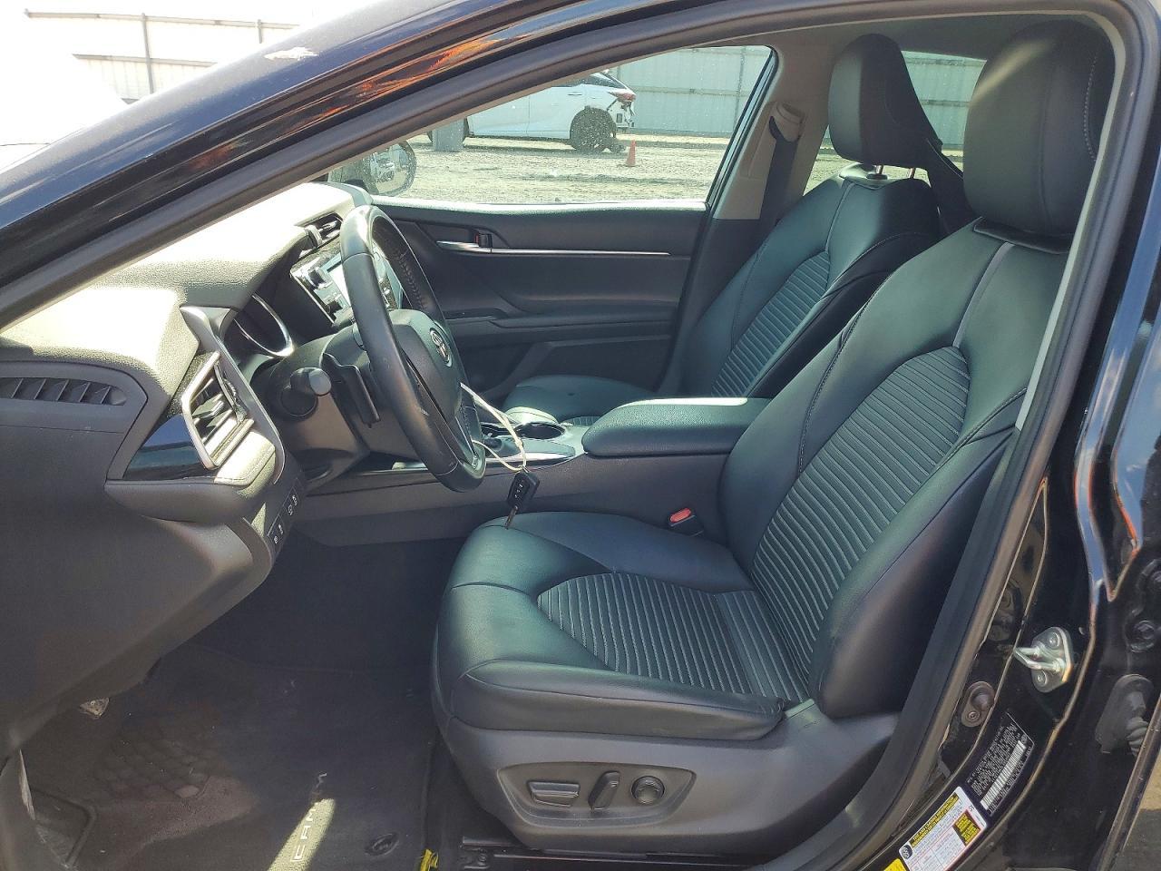 2020 Toyota Camry Se - Фото 7