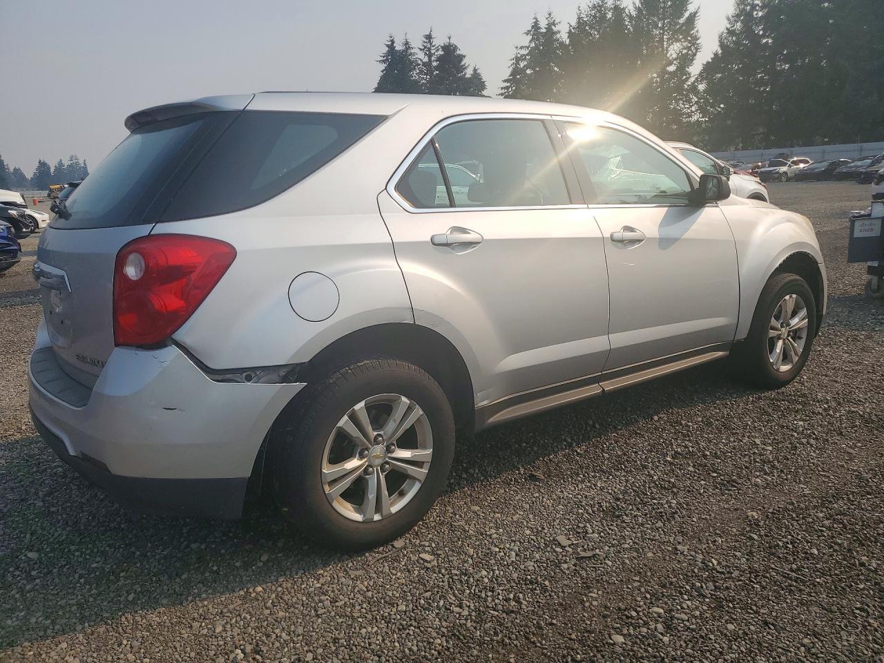 2010 Chevrolet Equinox Ls - Image 3