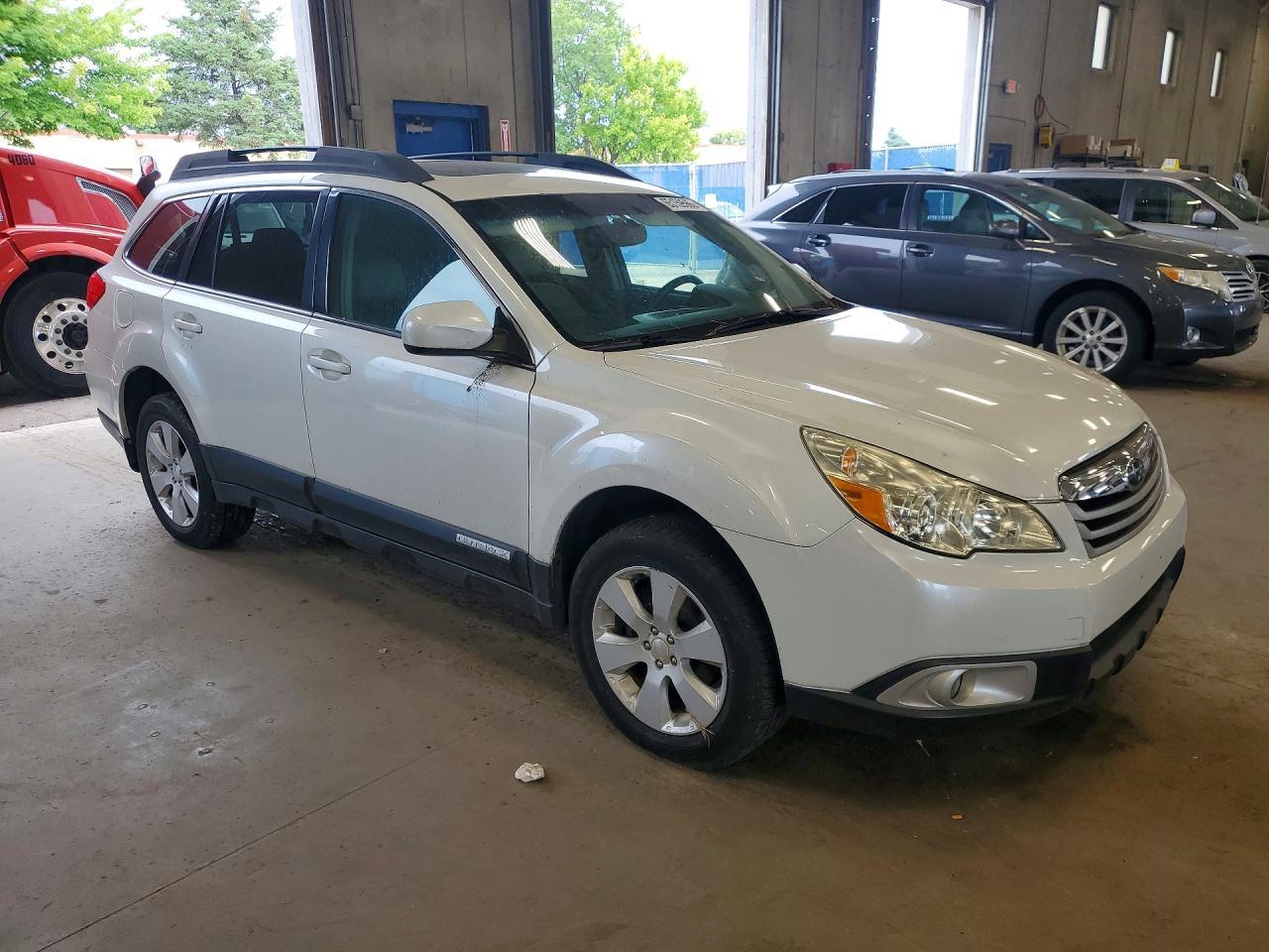 2010 Subaru Outback 2.5I Premium - Image 4