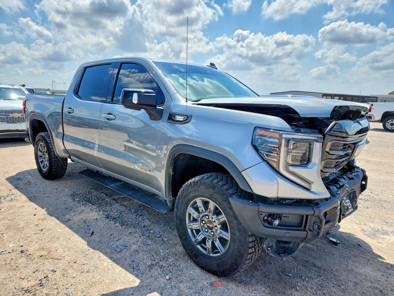 2026 GMC Sierra K1500 At4X - Фото 4