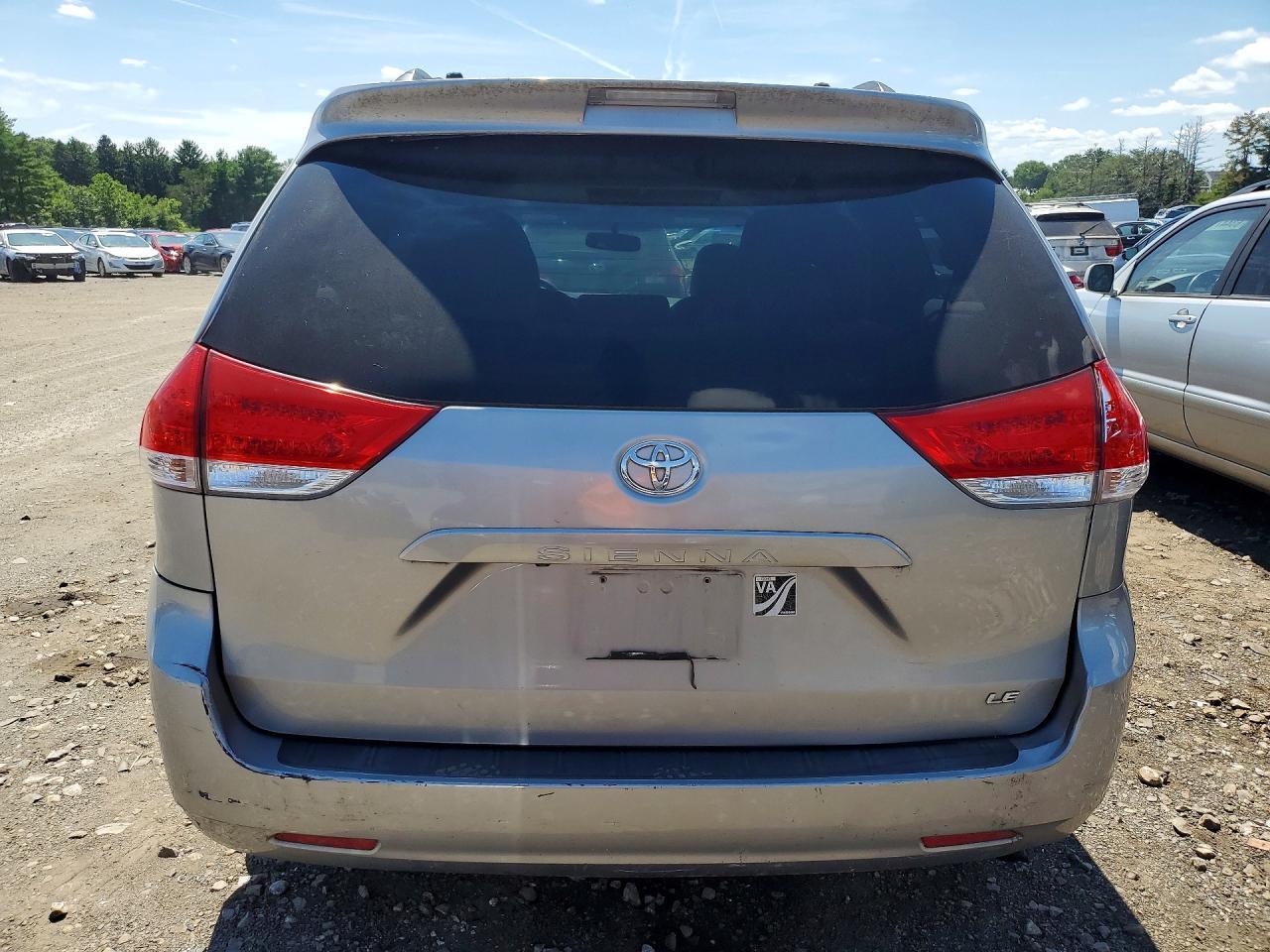 2011 Toyota Sienna Le - Фото 6