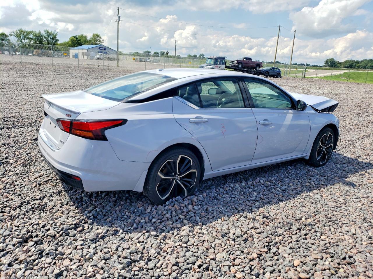 2023 Nissan Altima Sr - Фото 3