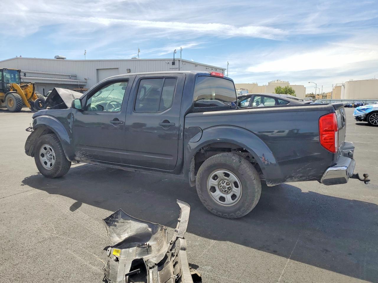 2013 Nissan Frontier S - Image 2