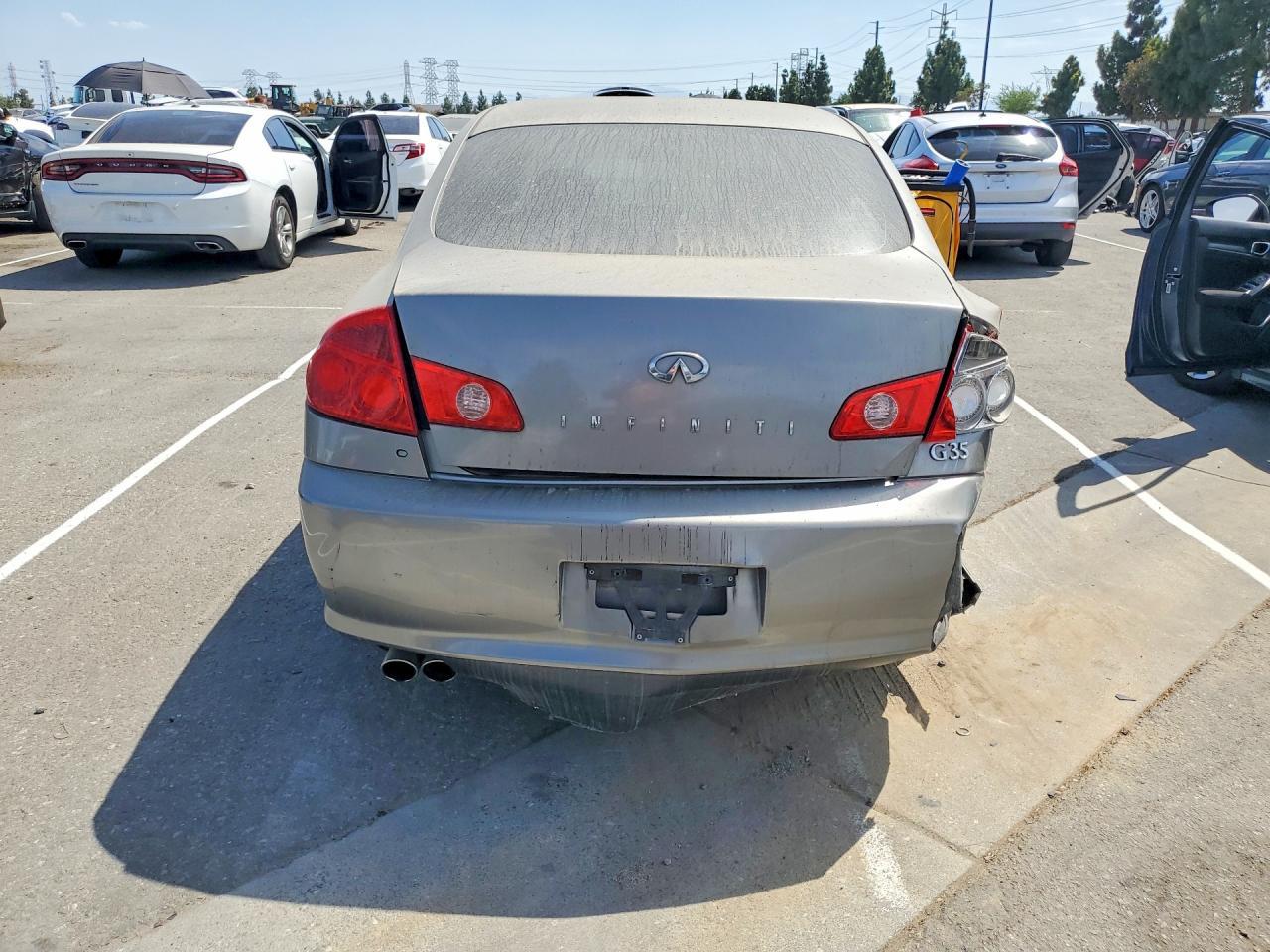 2005 Infiniti G35 Base - Image 6