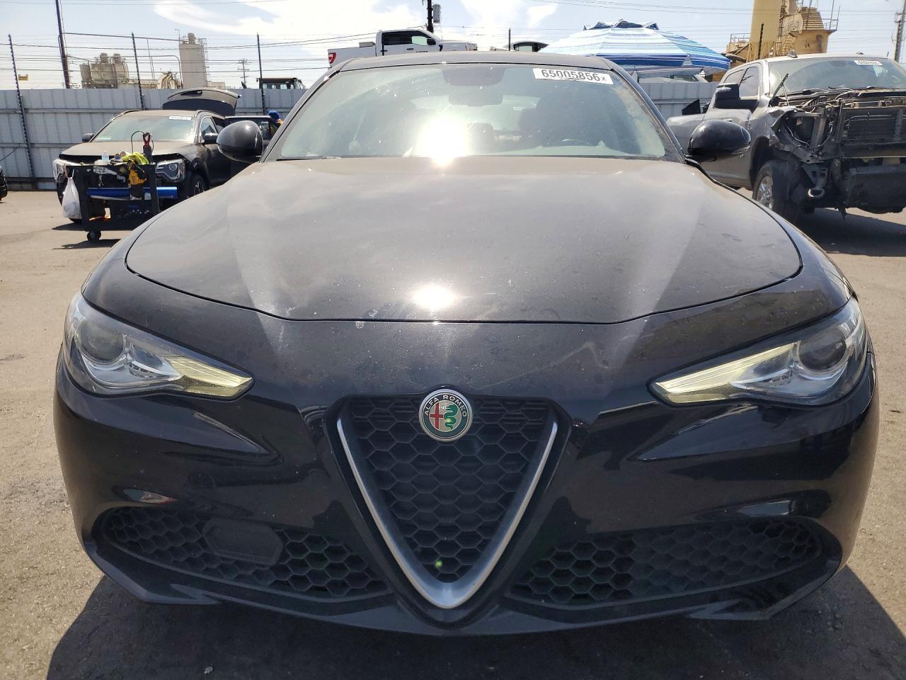 2019 Alfa Romeo Giulia - Фото 5