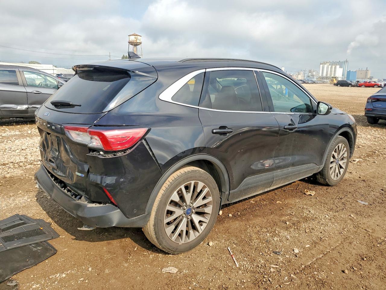 2020 Ford Escape Titanium - Image 3