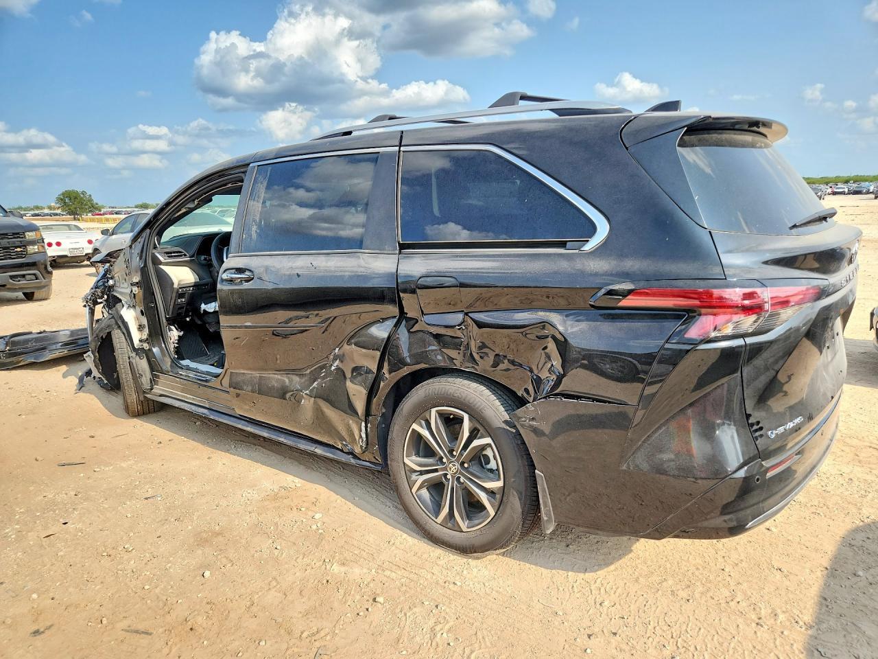 2025 Toyota Sienna Platinum 7-Passenger - Image 2