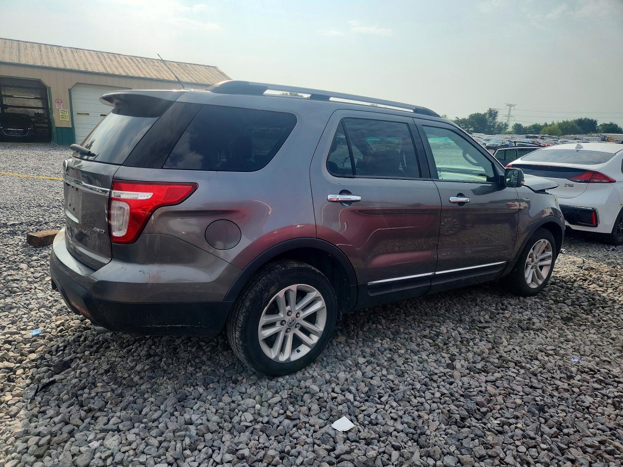 2011 Ford Explorer Xlt - Image 3