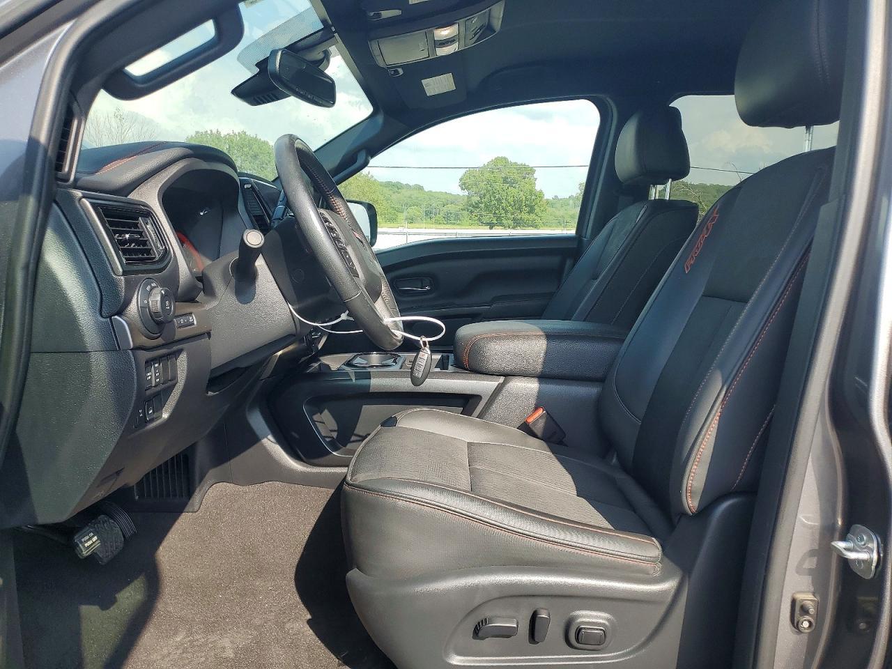 2022 Nissan Titan Pro-4X - Image 7
