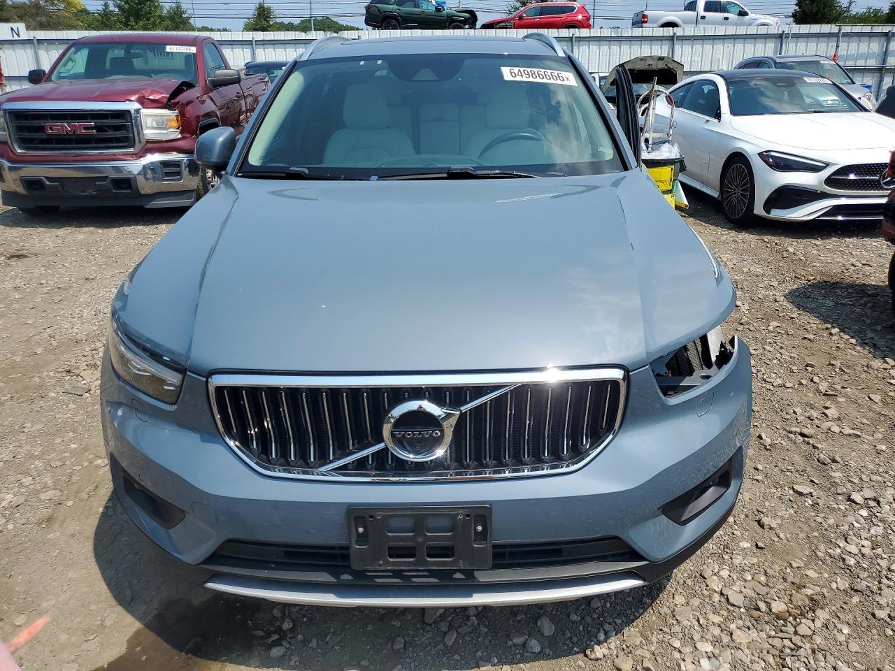 2022 Volvo Xc40 T5 Inscription - Image 5