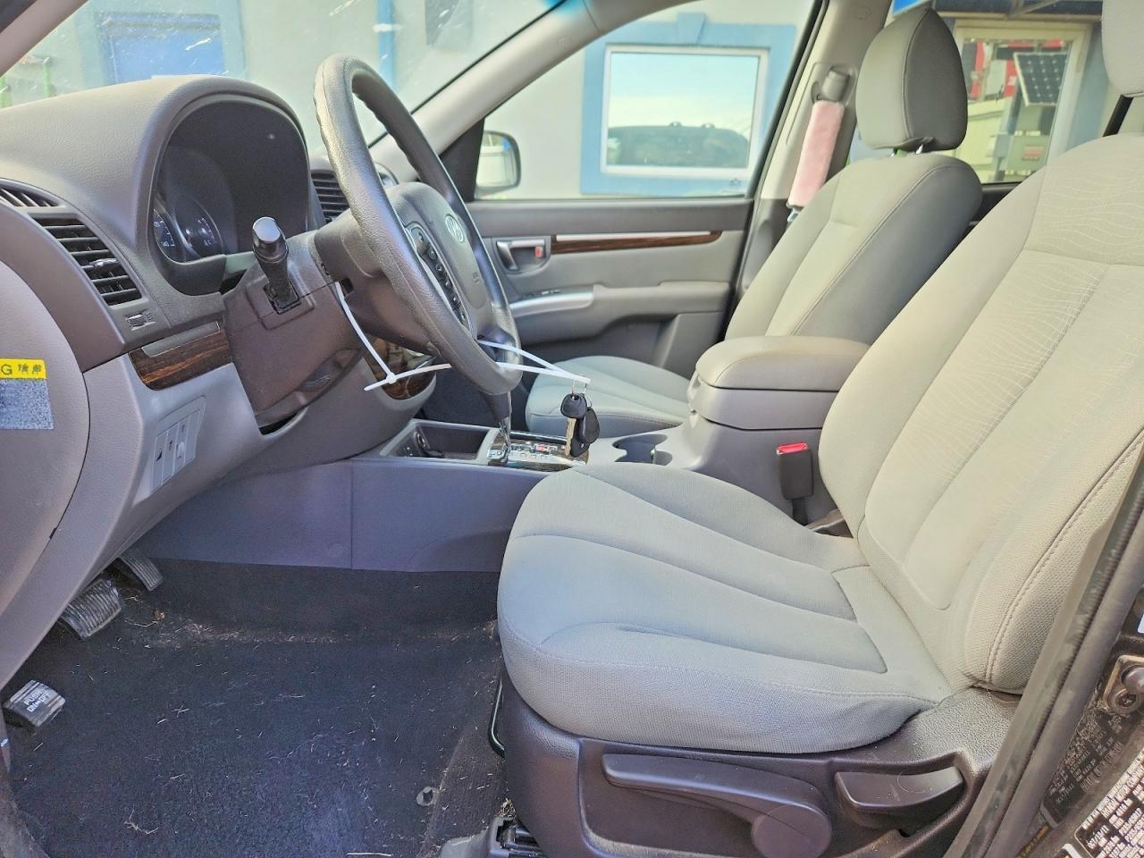 2012 Hyundai Santa Fe Gls - Image 7