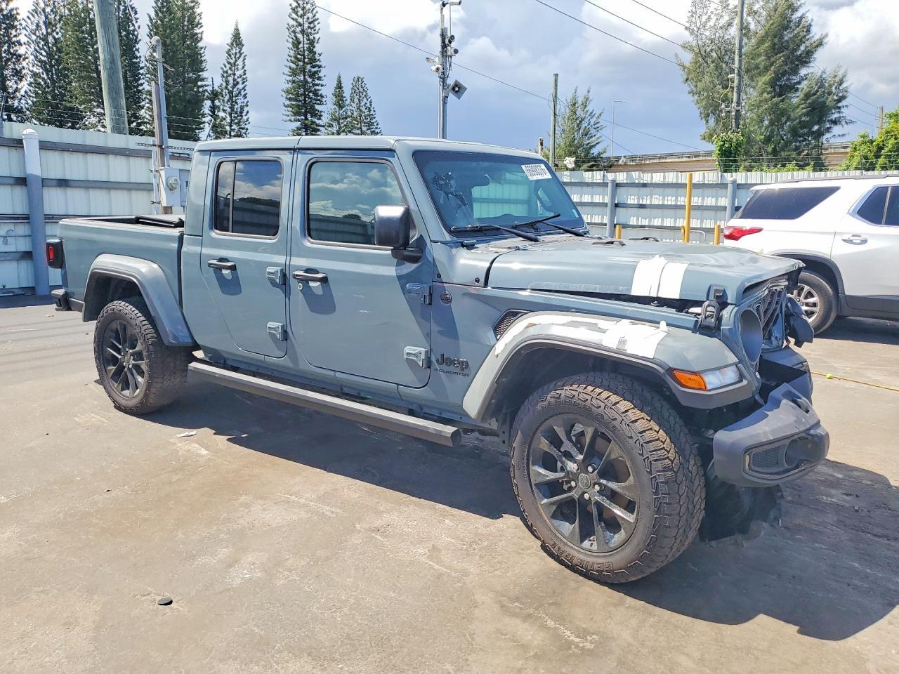 2025 Jeep Gladiator Sport - Image 4
