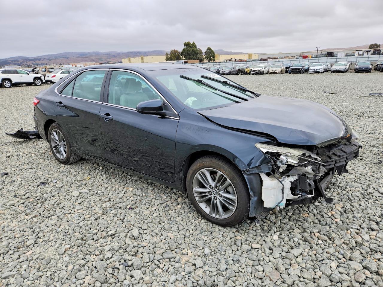 2015 Toyota Camry Se - Image 4