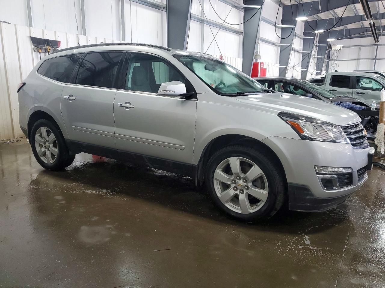 2017 Chevrolet Traverse Lt - Image 4