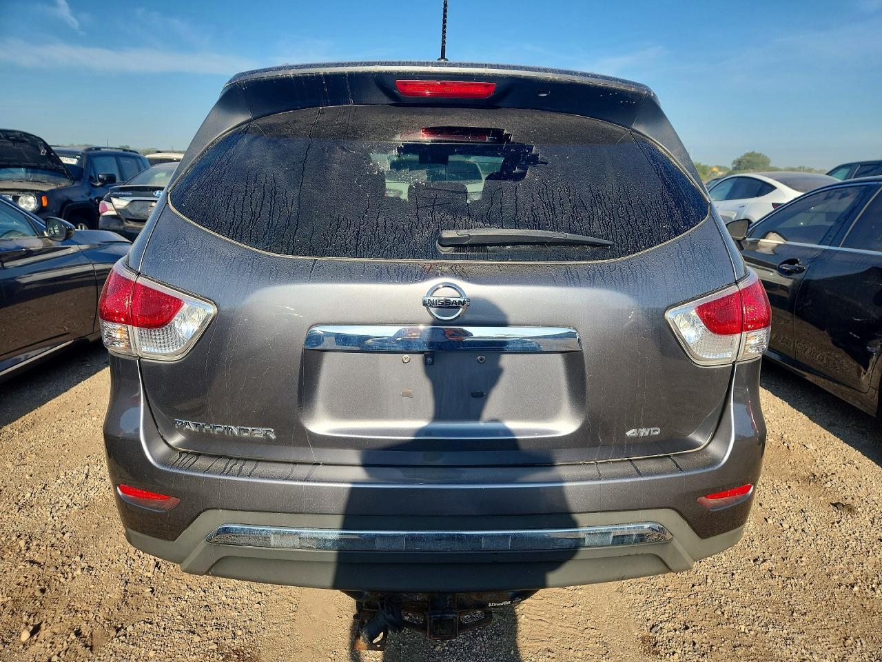 2016 Nissan Pathfinder S - Image 6