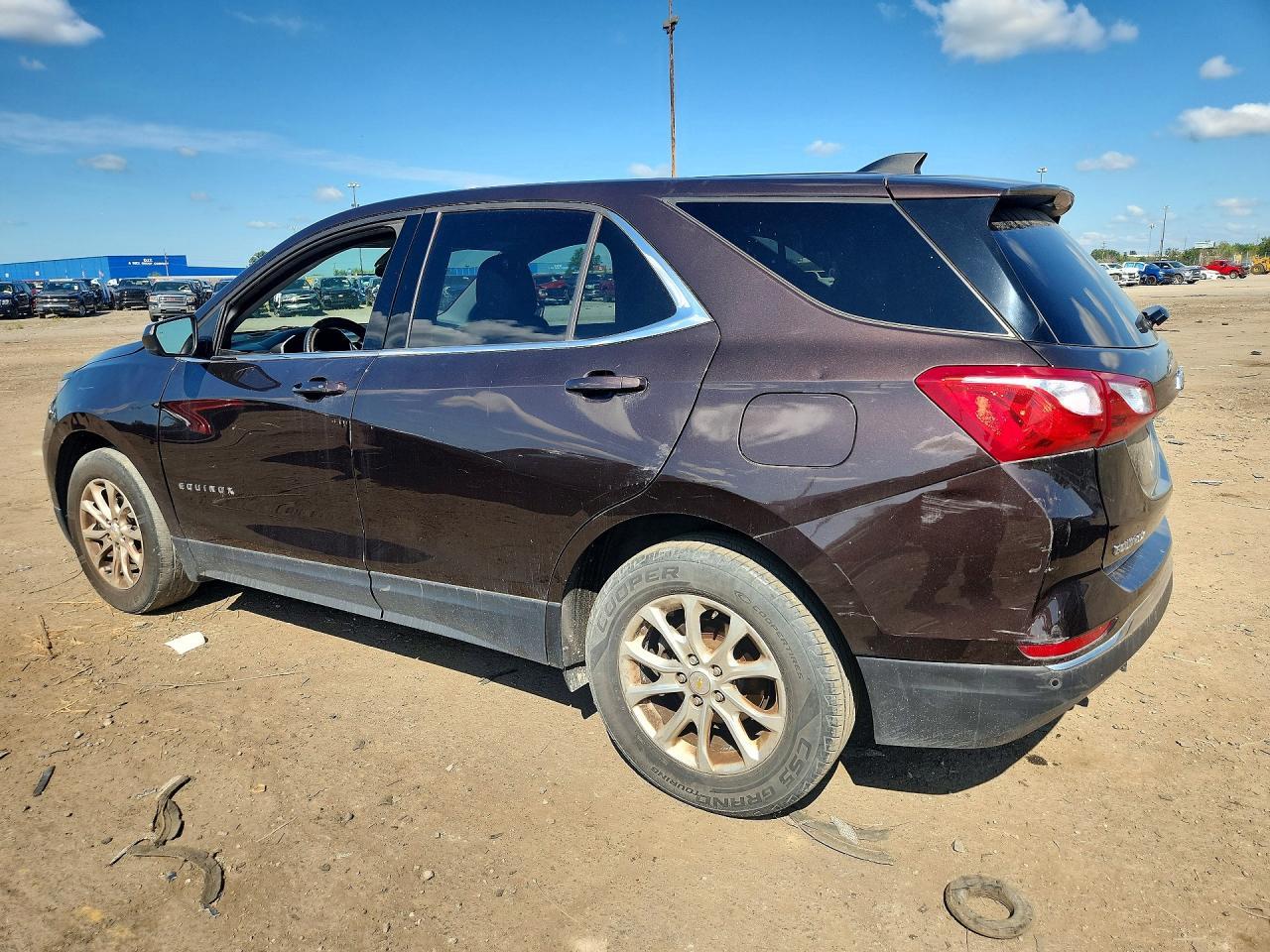 2020 Chevrolet Equinox Lt - Image 2