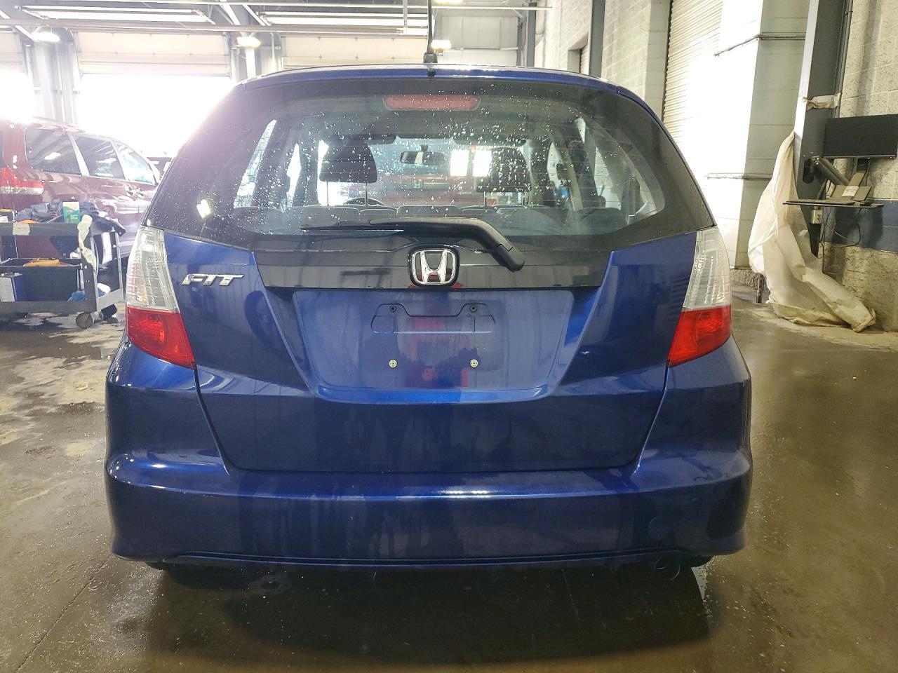 2013 Honda Fit - Image 6