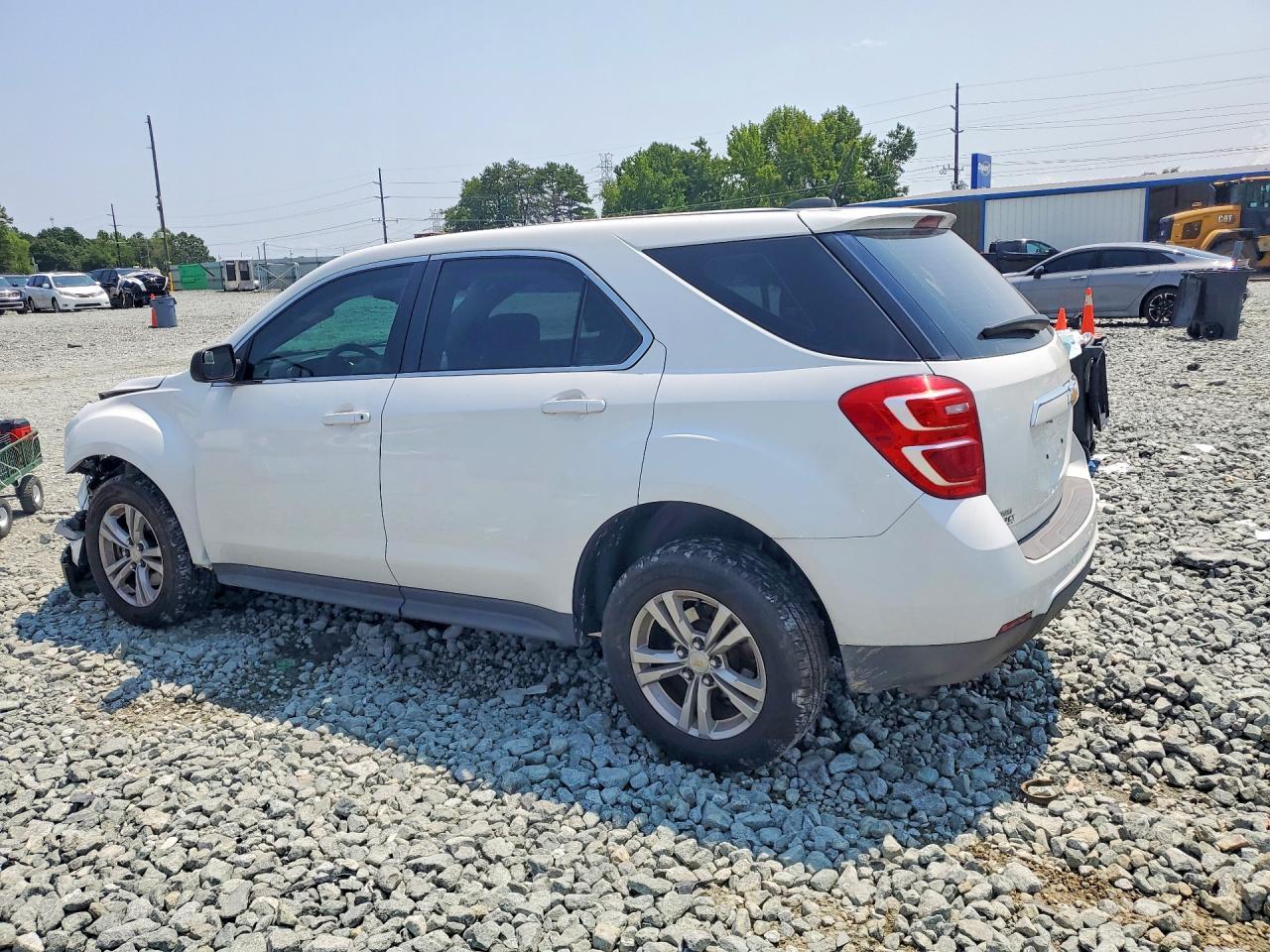 2016 Chevrolet Equinox Ls - Image 2