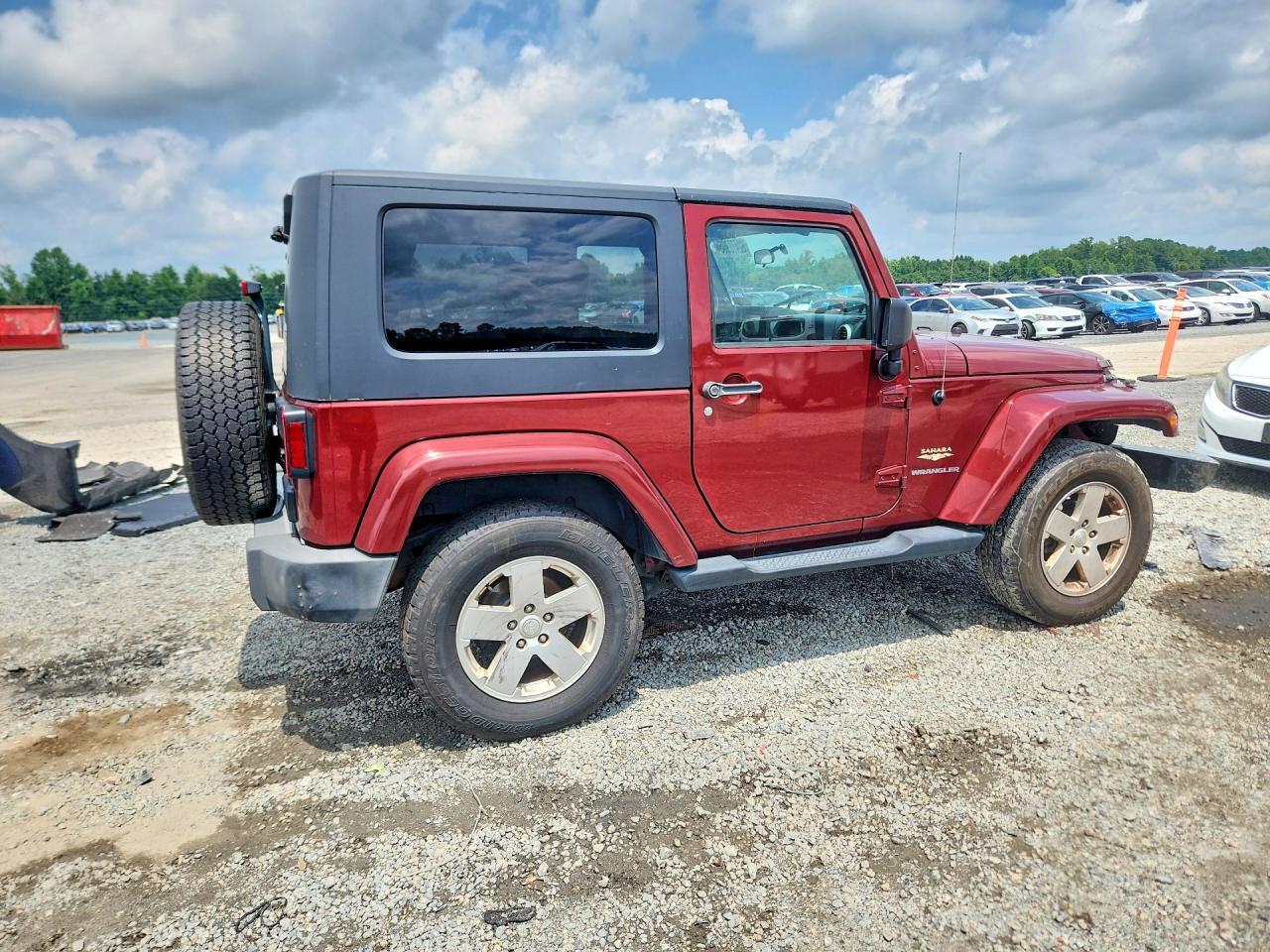 2010 Jeep Wrangler Sahara - Image 3