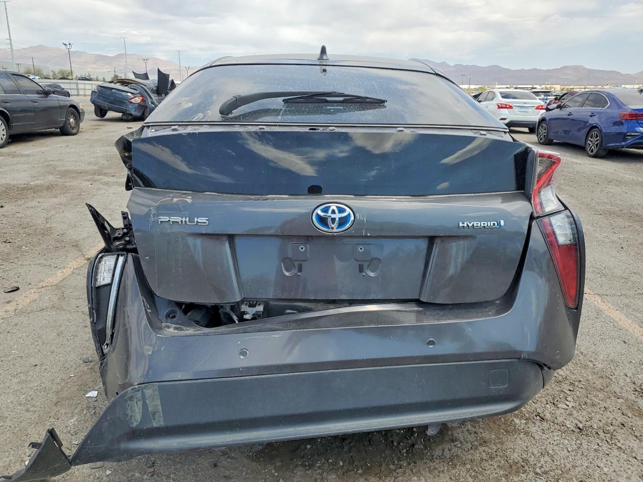 2016 Toyota Prius - Image 6