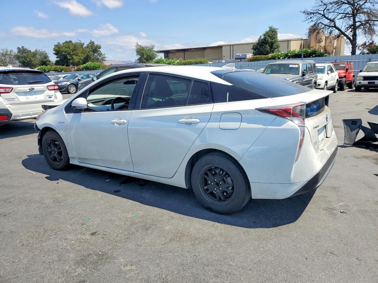 2016 Toyota Prius Two Eco - Фото 2