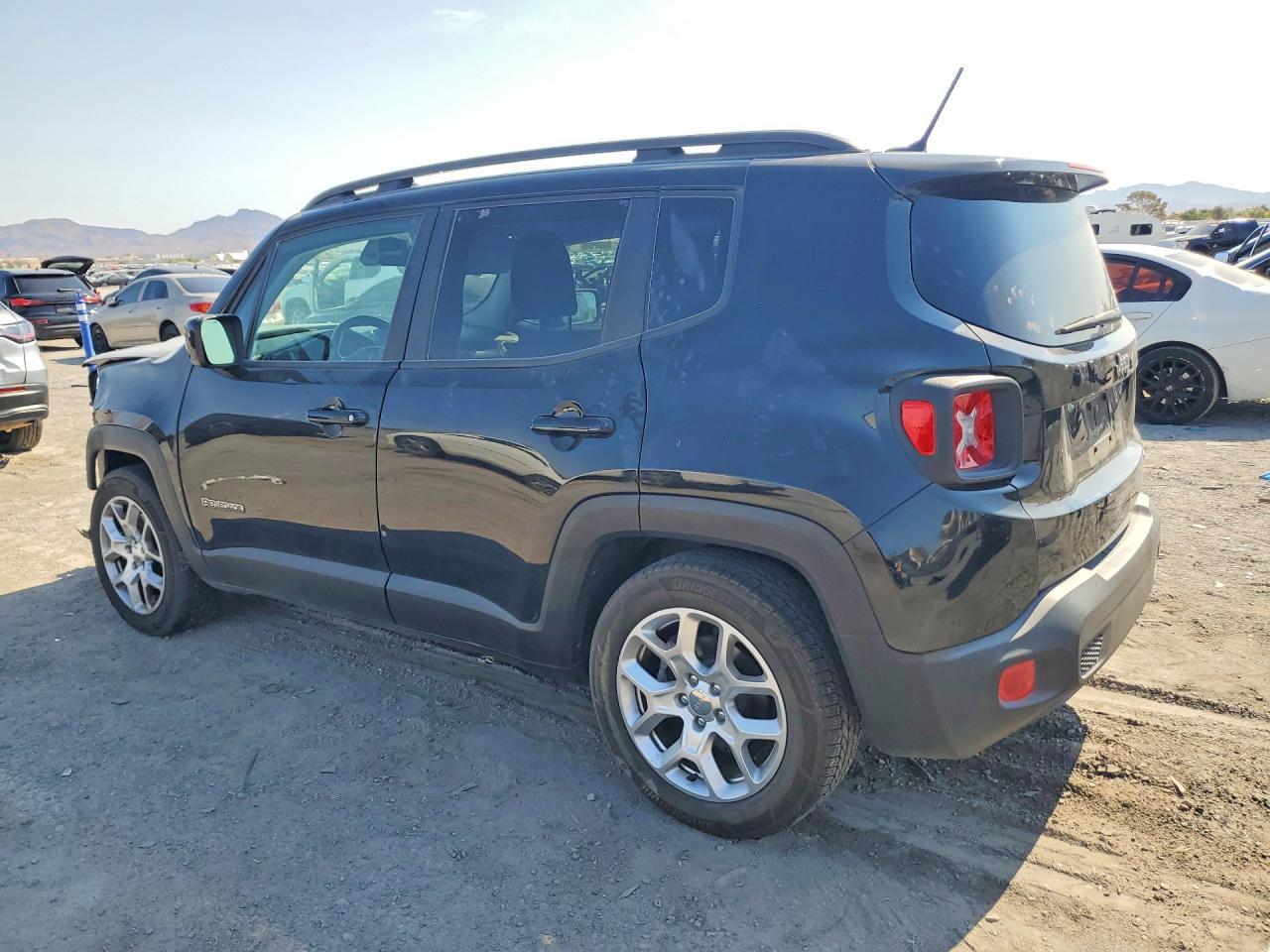2017 Jeep Renegade Latitude - Фото 2