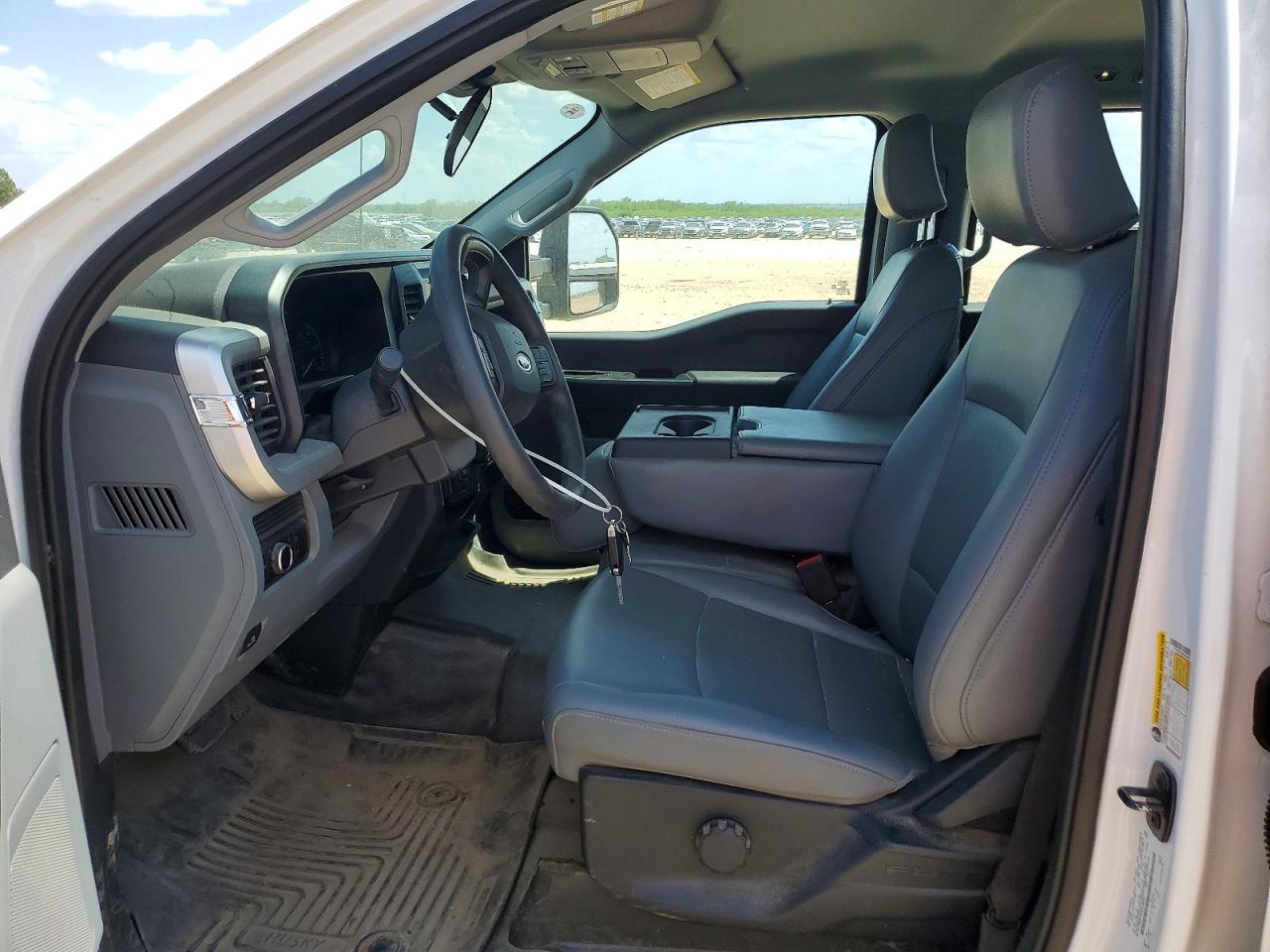 2025 Ford F250 Super Duty - Фото 7