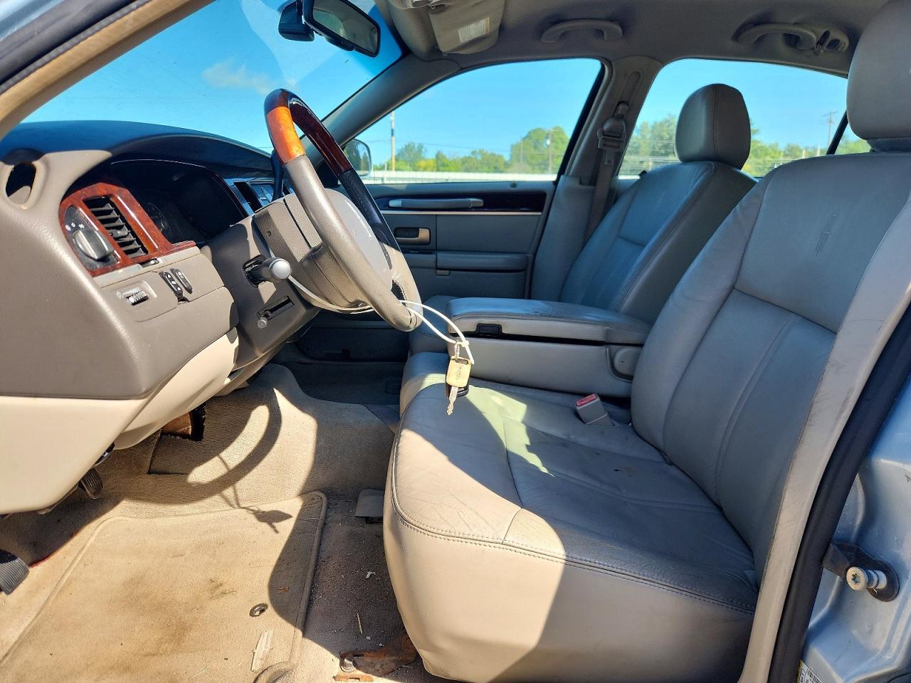 2008 Lincoln Town Car Signature Limited - Фото 7