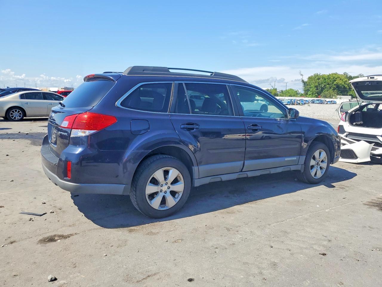 2012 Subaru Outback 2.5I Premium - Image 3