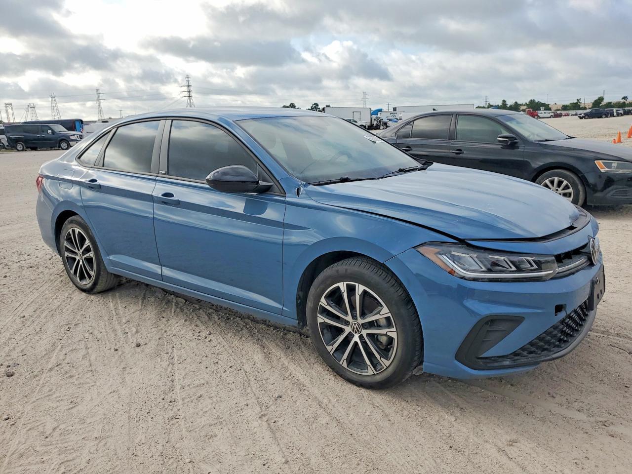 2025 Volkswagen Jetta Sport - Image 4