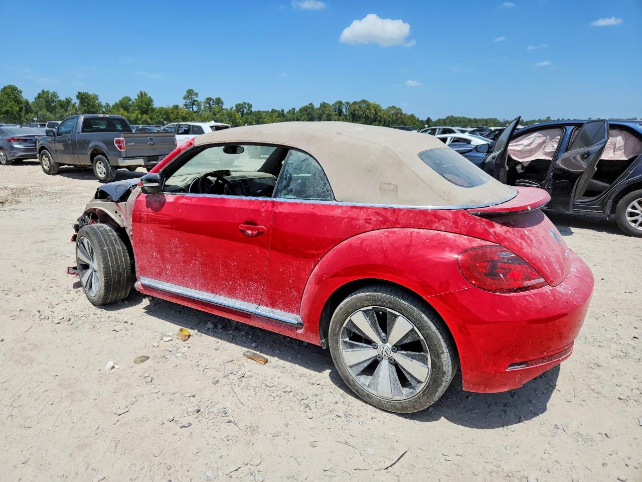 2015 Volkswagen Beetle R-Line - Фото 2