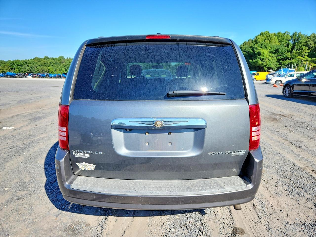 2009 Chrysler Town & Country Touring - Image 6