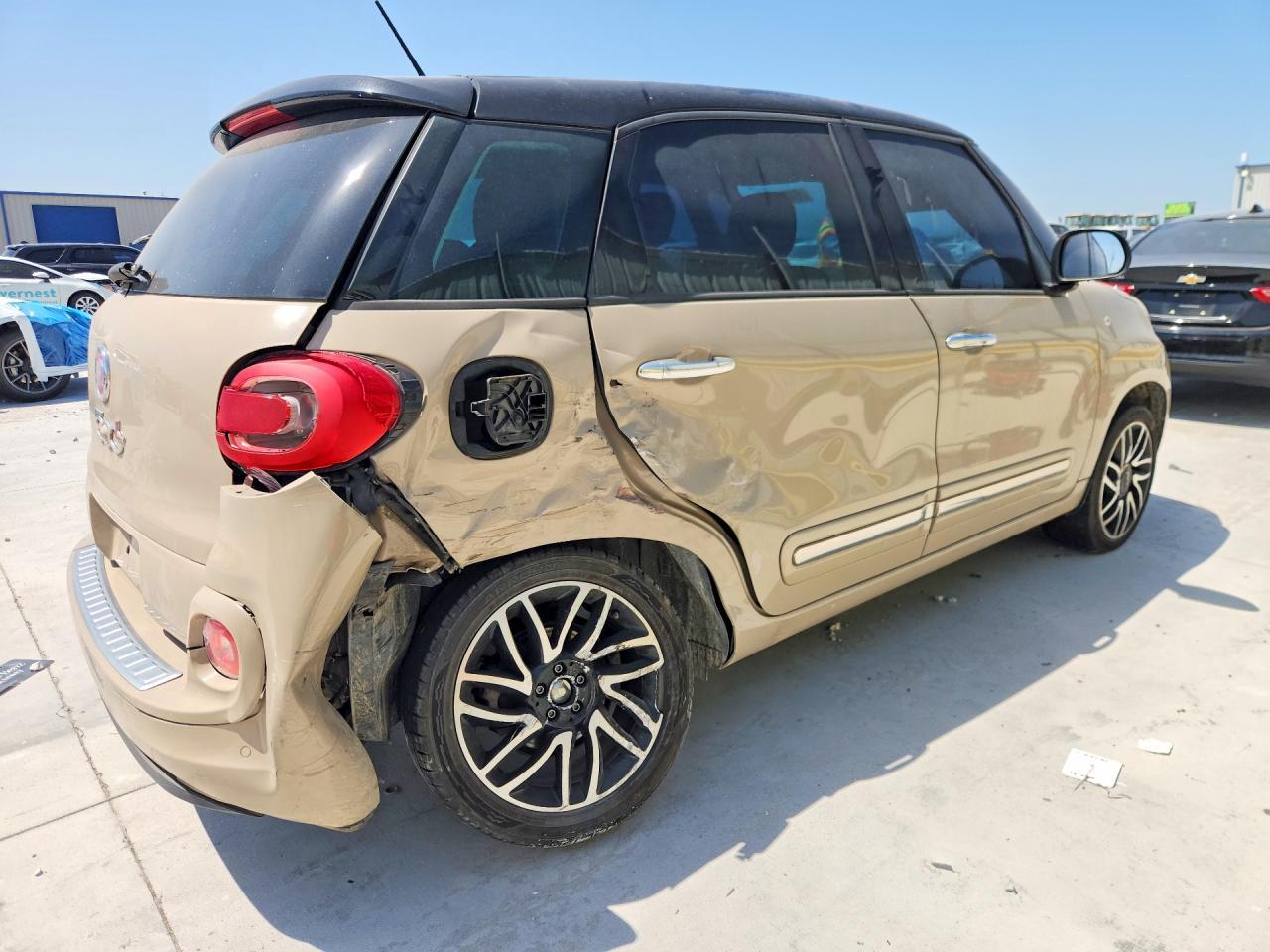 2014 Fiat 500L Lounge - Image 3