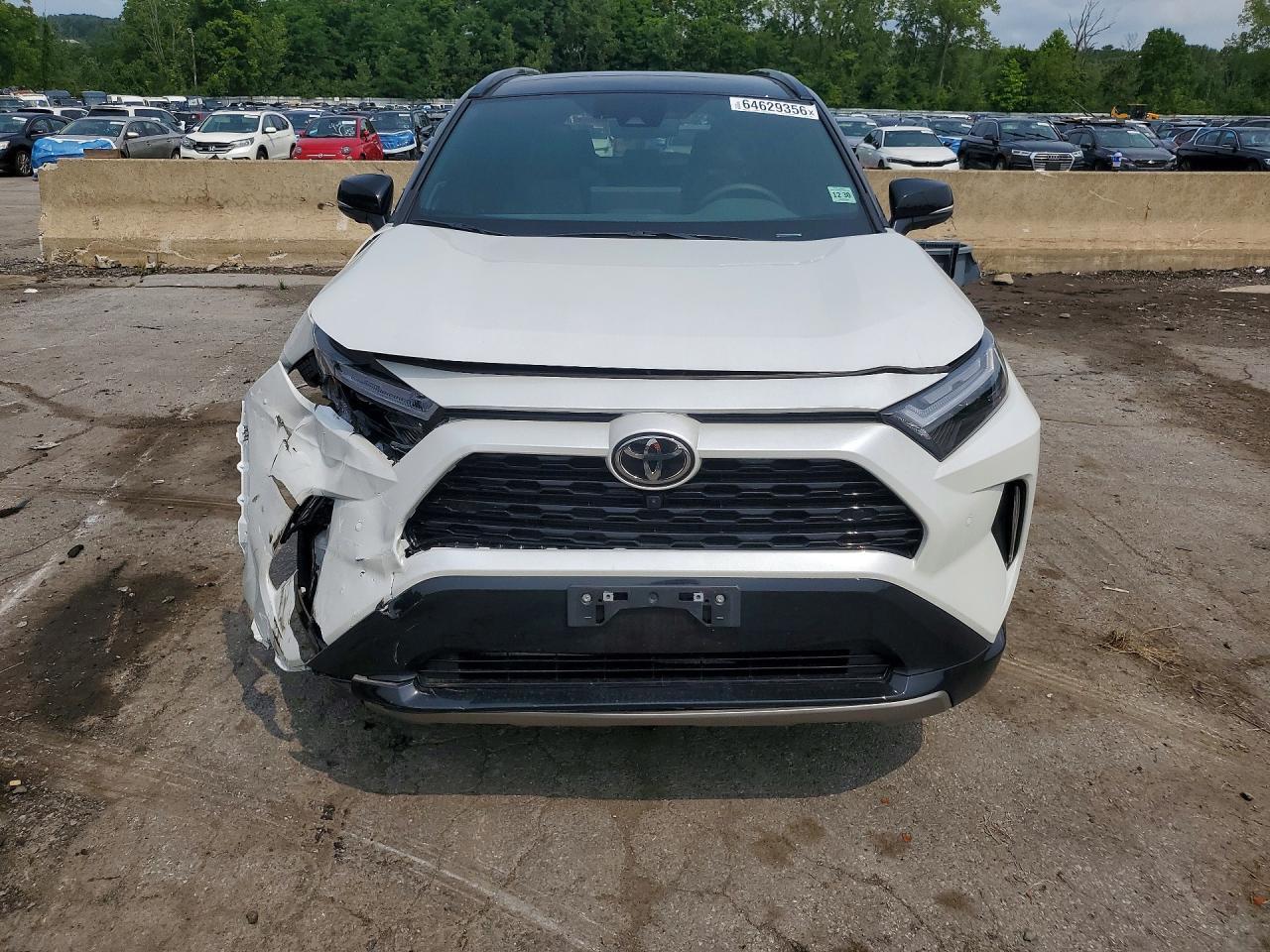 2025 Toyota Rav4 Xse - Image 5
