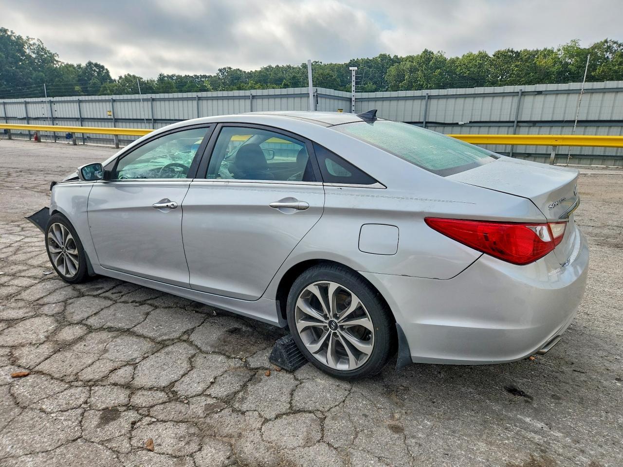 2013 Hyundai Sonata Limited 2.0T - Image 2