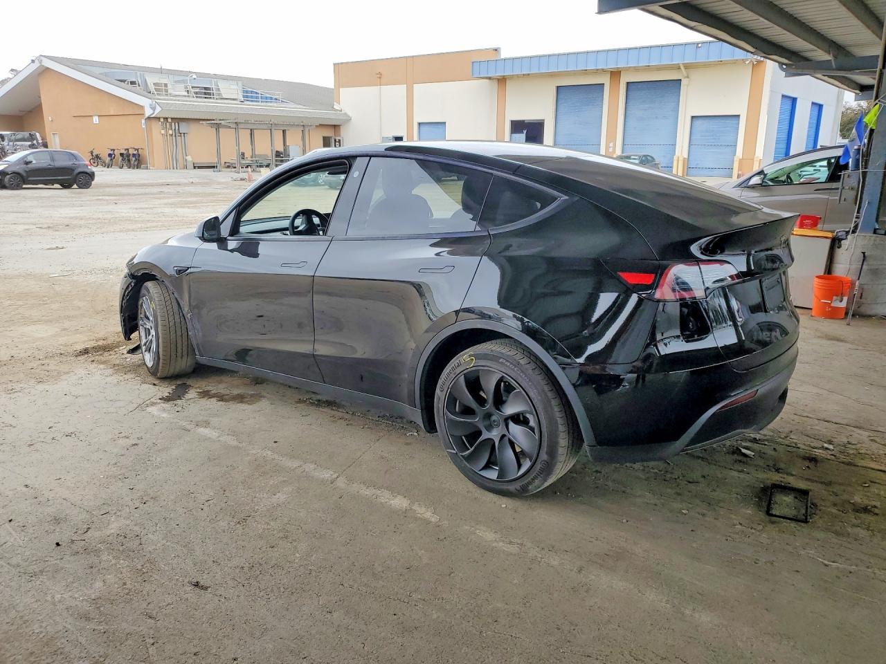 2022 Tesla Model Y - Фото 2