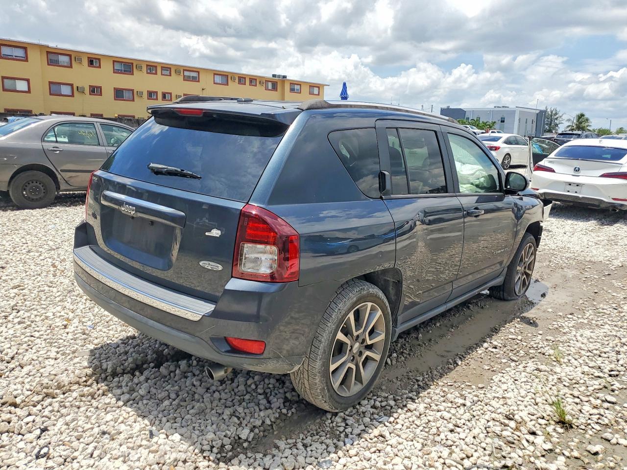 2016 Jeep Compass Latitude - Фото 3